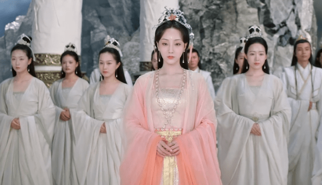 坐上了妙法阁掌事这个位置,还嫉妒所有靠近应渊帝君的女仙和女仙侍,对