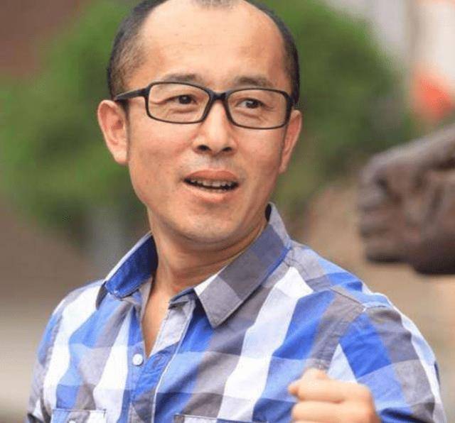 吴京最该感谢的"大坏蛋",才出场几分钟,就帮他多赚几亿票房_杜建桥