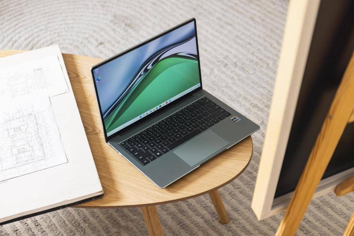 全新华为matebook14s云杉绿图赏扑面而来的高级感