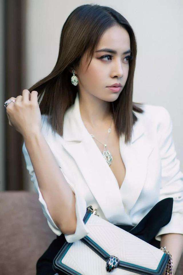 41岁蔡依林罕见晒近照!五官精致嘴唇性感,一双大眼能摄魂