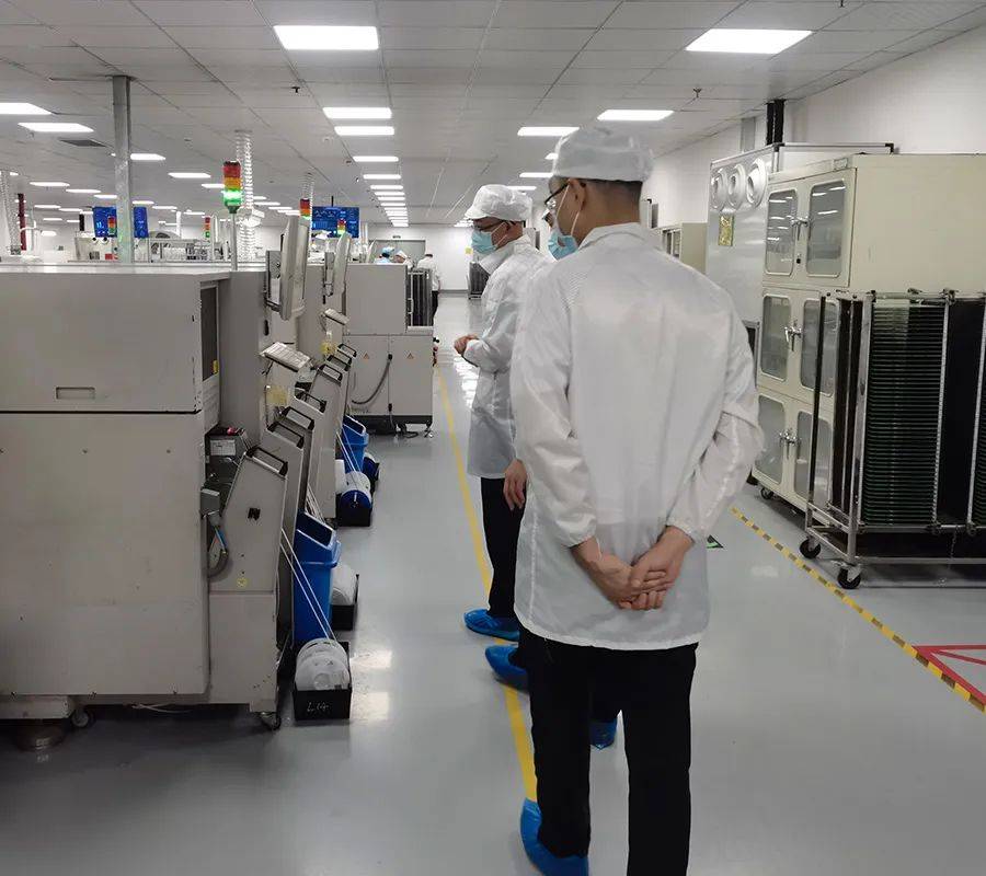 广州市工业和信息化局总工程师胡志刚一行到七喜电脑走访调研