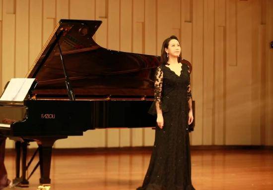 女高音歌唱家黄璐献唱中外经典艺术歌曲音乐会_古曲_保利大_中国