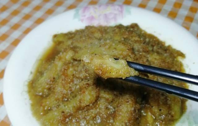 三伏天就爱这粉蒸茄子，简单好吃不油腻，清香软嫩又营养，特下饭