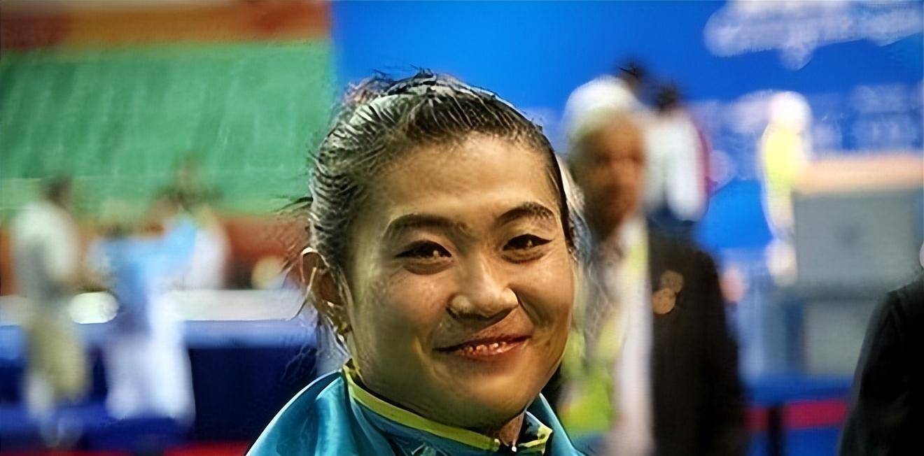 叛徒姚莉:采访说他不懂中文,但作为中国人拒绝夺冠,结局很幸福_举重