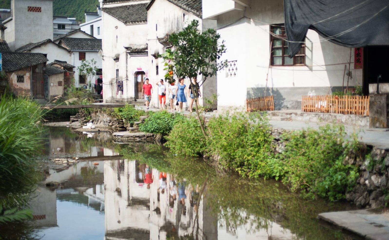 浙江名不见经传百年古村落，拥有300幢古民居，小桥流水雕梁画栋