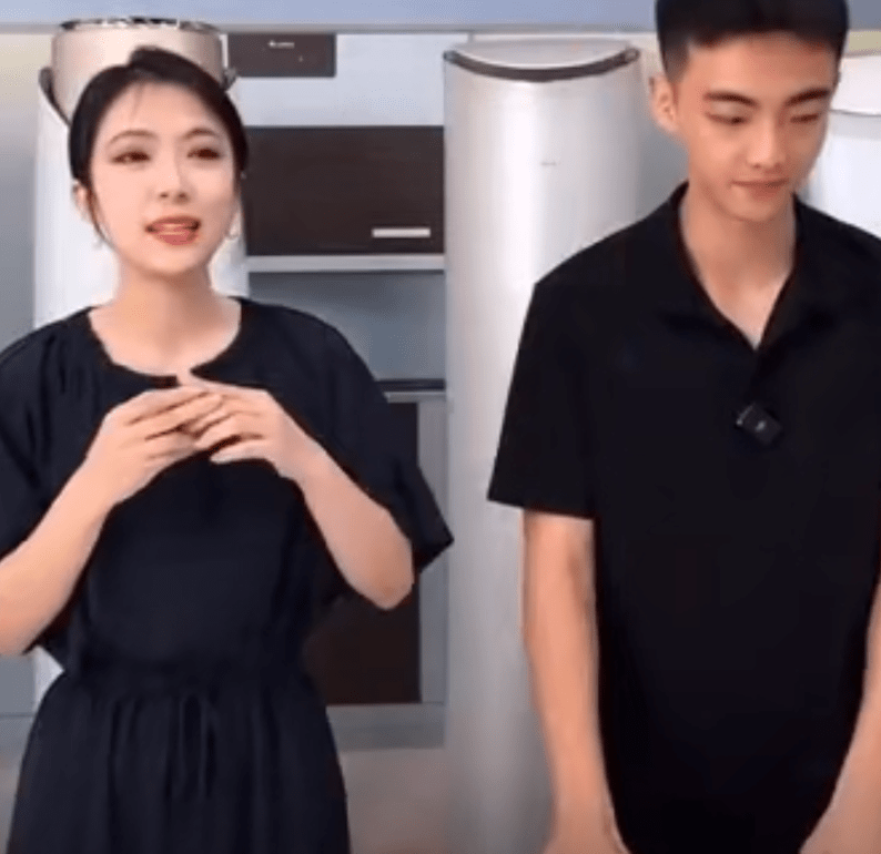 董明珠首次直播出故障,全程黑脸,愤然离场!