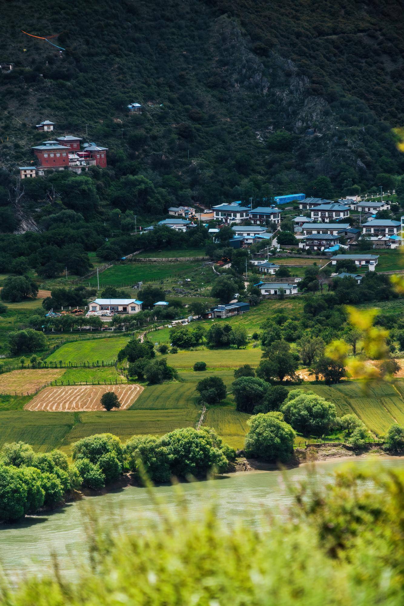 西藏旅行重走茶马古道拉萨