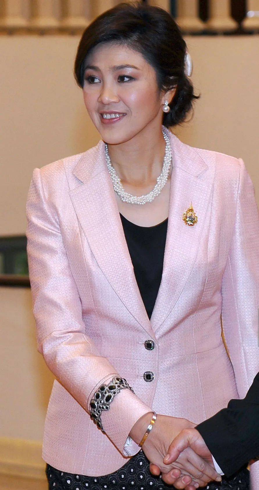 55岁泰国"最美女总理"复出抢镜!