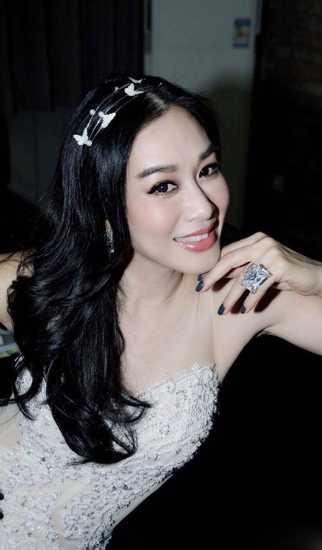 原创超过50岁的女明星钟丽缇伊能静近况网友活成笑话