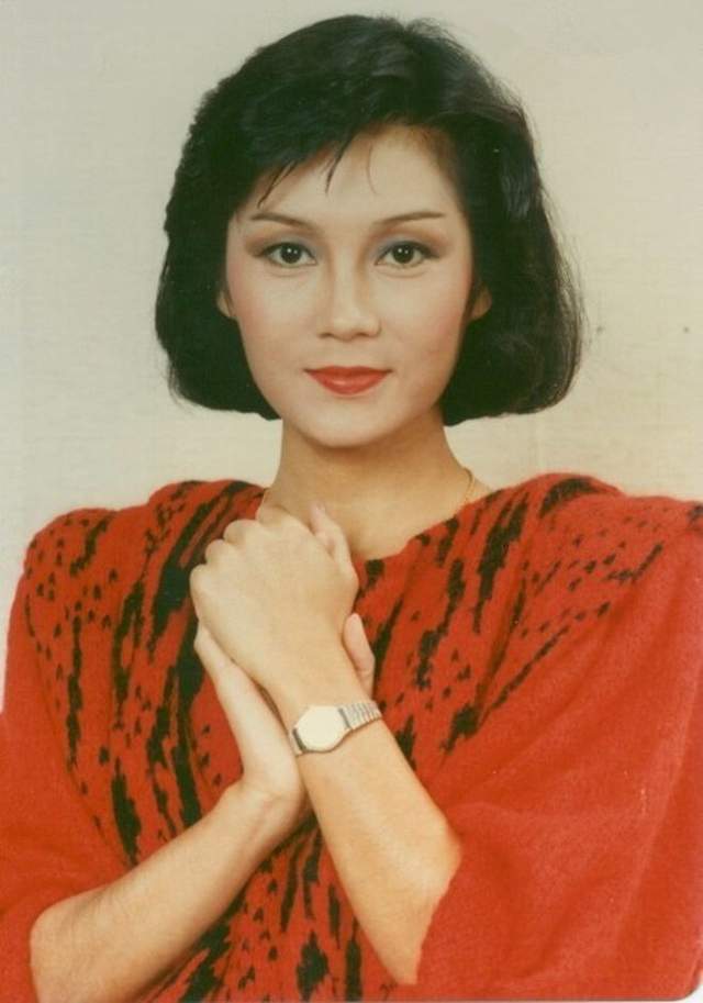 67岁知名花旦高妙思罕现身身形纤瘦优雅十足曾曝郑少秋秘事