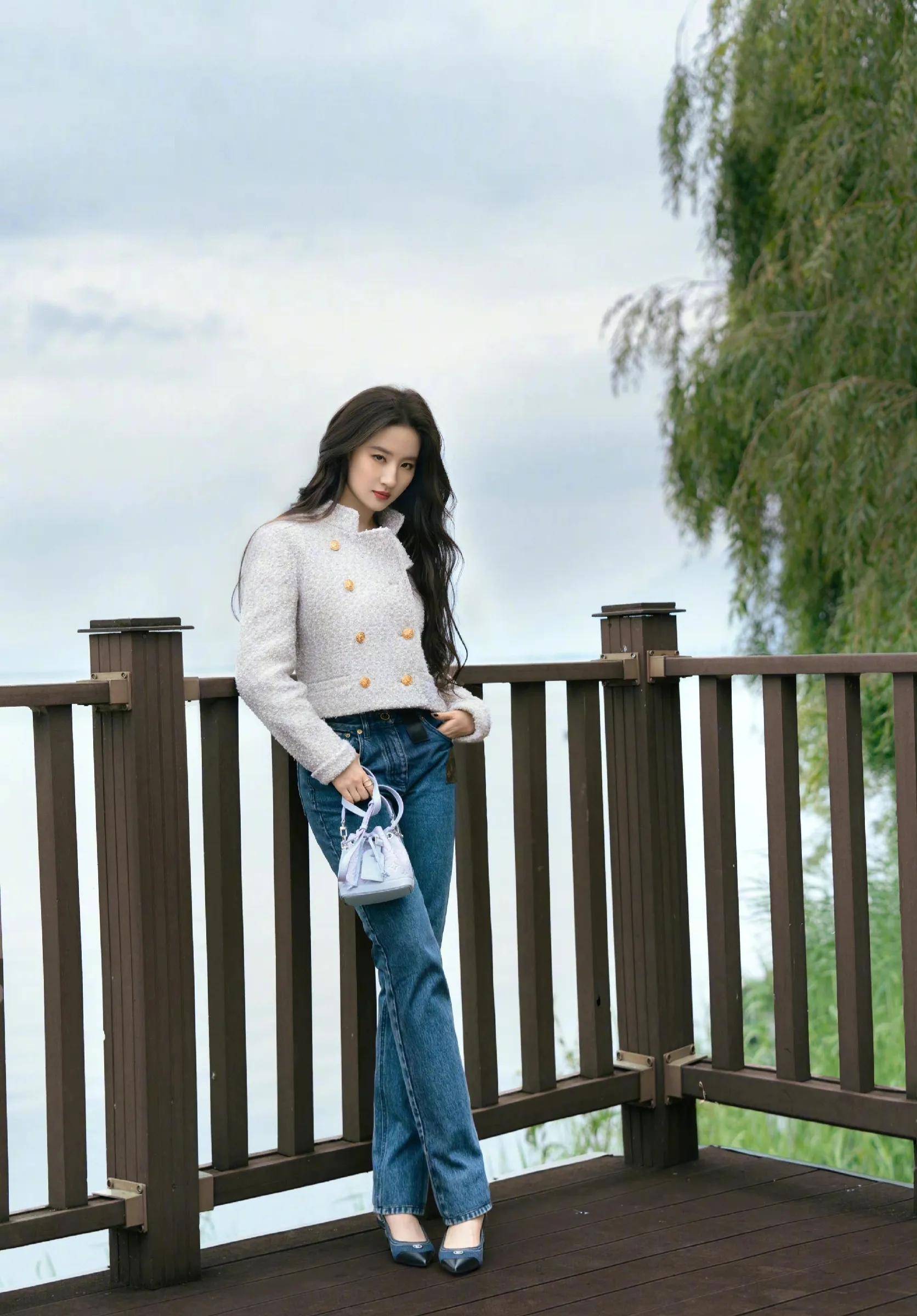 原创众明星发声只有一个中国炎亚纶田馥甄言论翻车被各种质疑