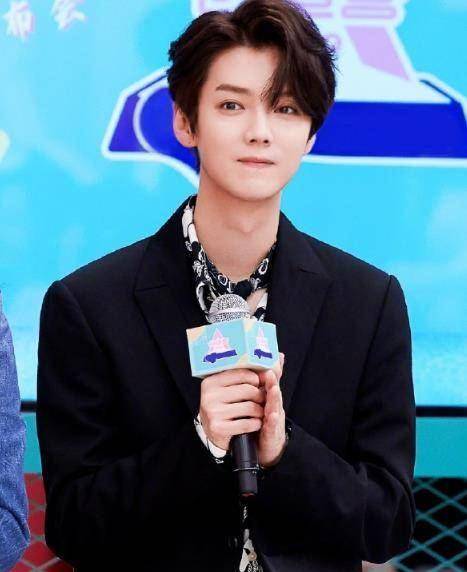 其他导师都穿皮鞋,唯独他的画风不一样_因为_文章_连程潇