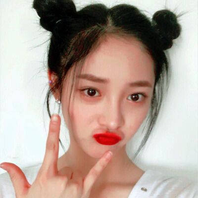 一位很哇塞的女孩女生头像真人图片仙气