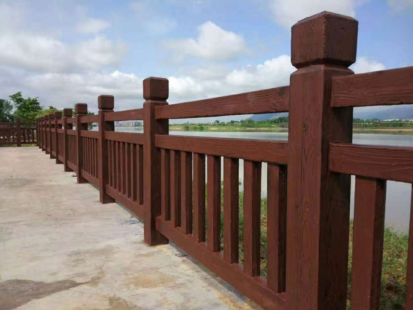 旅游景区水泥护栏仿木纹-水泥栏杆木纹漆施工做法步骤分享_防护_进行