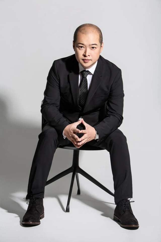 新闽商风采陈鸿杰鸿翔鸾起大业开鹏举杰魁观云东风启壮图