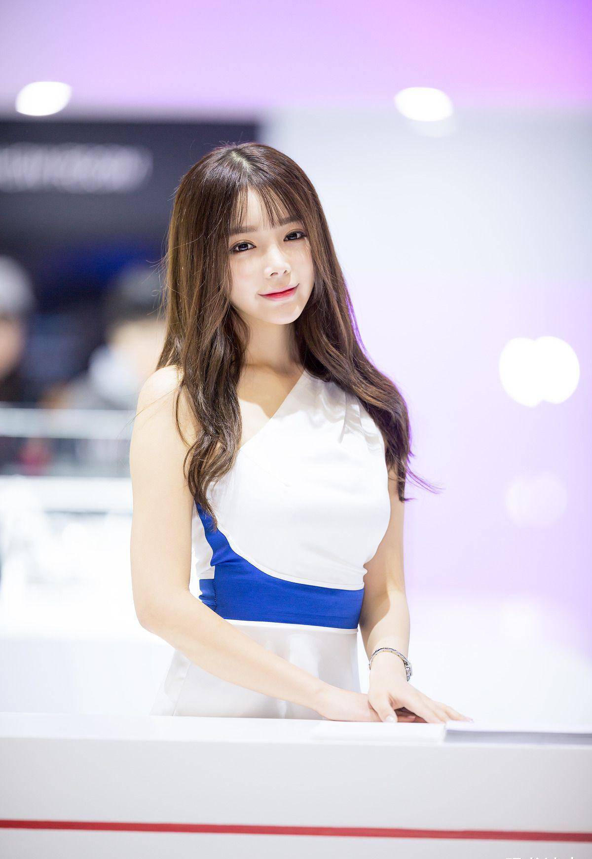 原创高颜值的韩国模特各种风格的穿搭都能驾驭展现出迷人的魅力