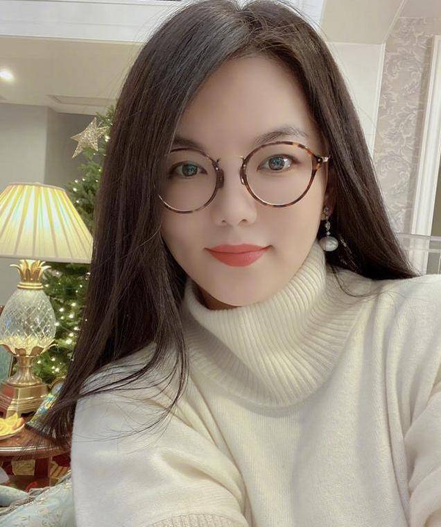 李湘不愧是"人间水蜜桃"!