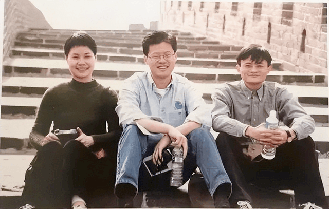 对方不愿意付款,还怂恿马云一起骗政府的钱,到时给他分成.