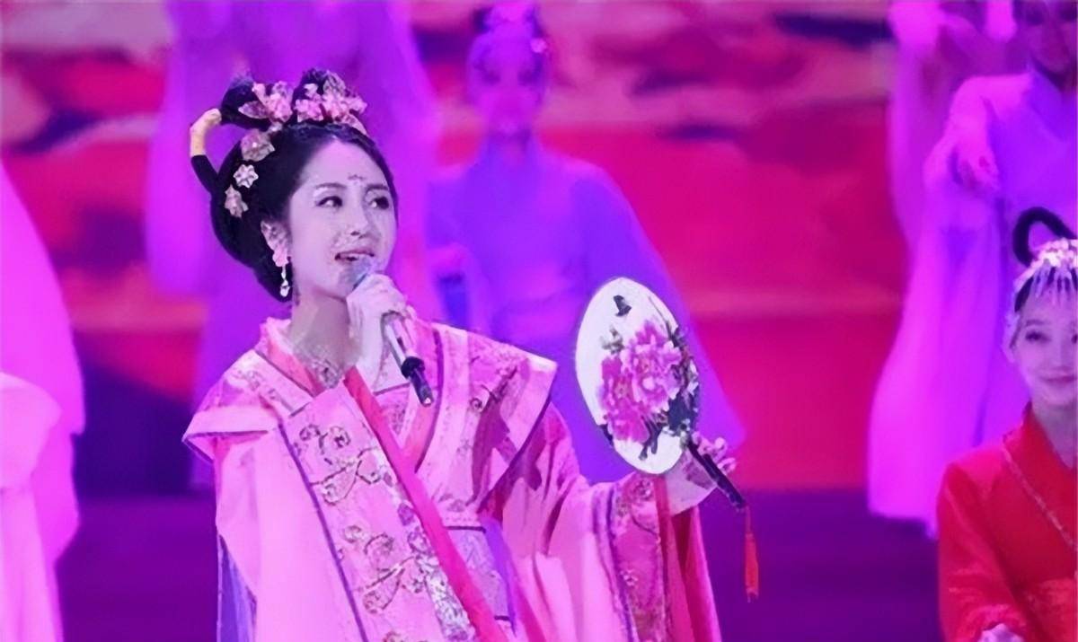 原创云飞的妻子郭锦彤是古典史上的第一美女她有多美