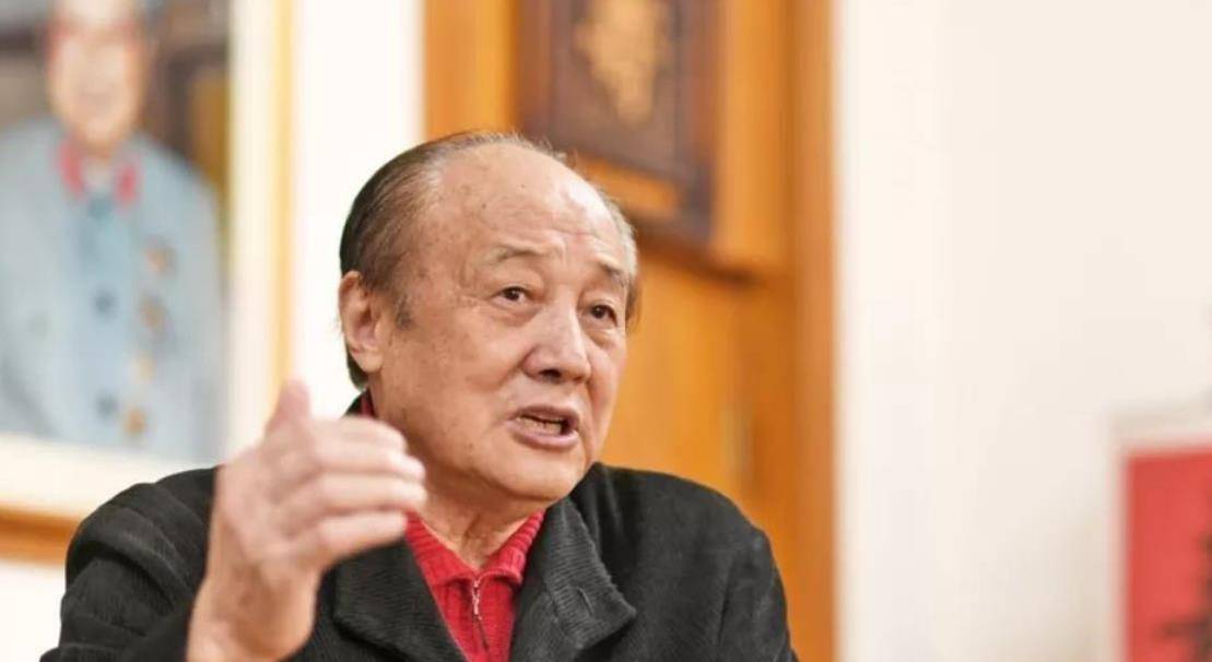 大儿子洪虎和二儿子洪豹都出生在战争年代,大儿子对从军没兴趣,但毕竟