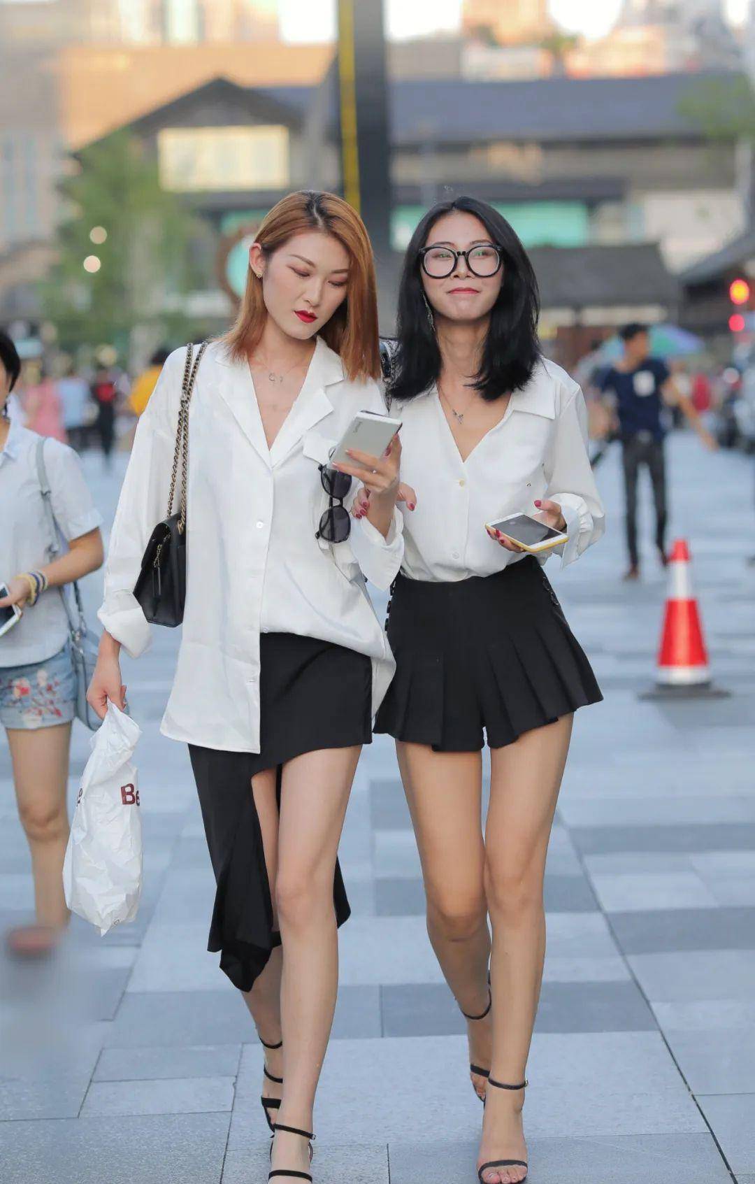 原创本以为小姐姐足够迷人了可当她的闺蜜出现后