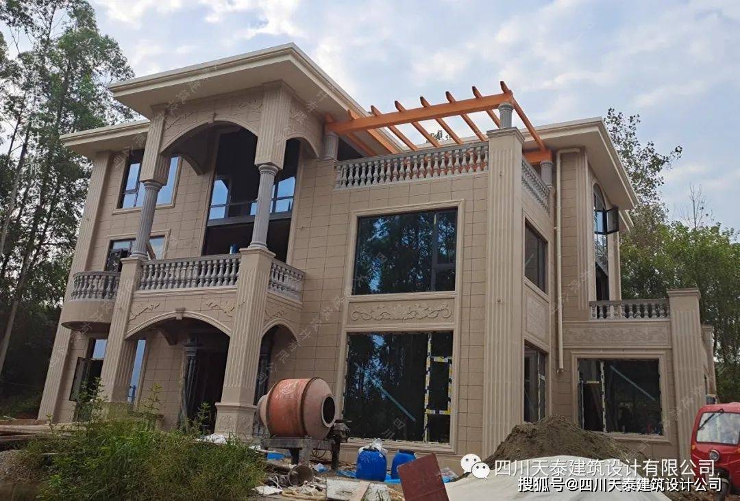 成都龙泉自建三层欧式乡村别墅乡村民宿完工实景农村建别墅