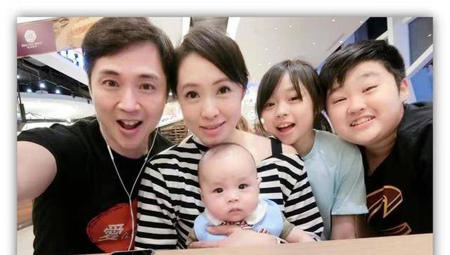 纪念日受伤,头部撞伤缝8针,一家5口在急诊室过节_洪百榕_儿子_女儿