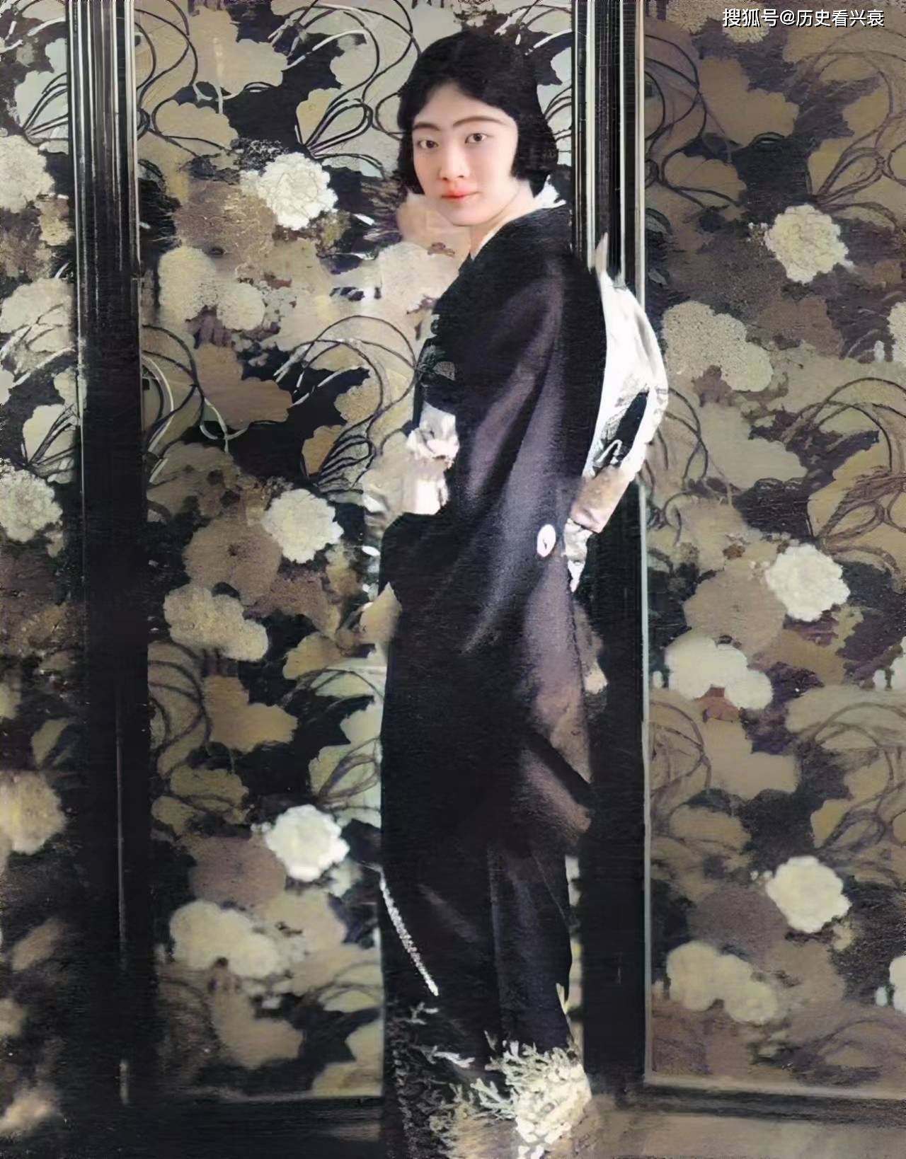末代皇后婉容在长春拍摄的照片,1931年年底,婉容被川岛芳子从天津接去