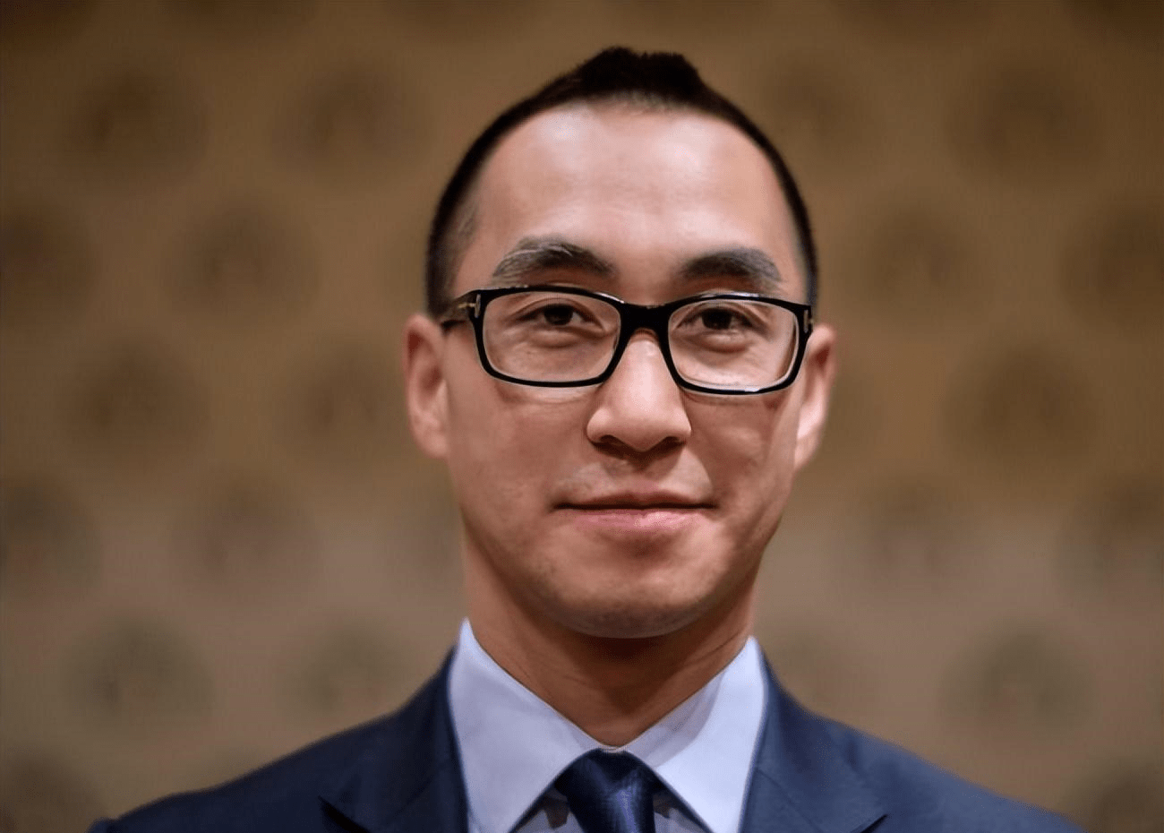 后赌王时代,资产缩水的何猷龙,何去何从_澳门_公司_黑桃