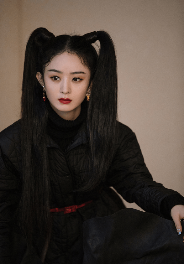 赵丽颖罕见双马尾造型,暗夜魔女风超别致,仿佛回到了结婚前_网友_风格