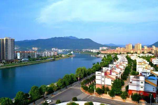 湖南养老小县城，环境一流风景如画，养老的首选
