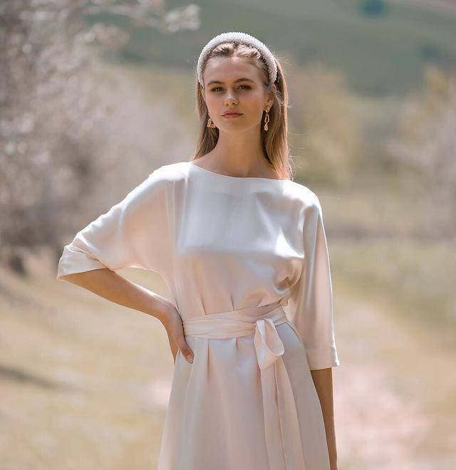 荷兰模特liekevanderhoorn,一位具有东,西方之美的漂亮小姐姐_身材