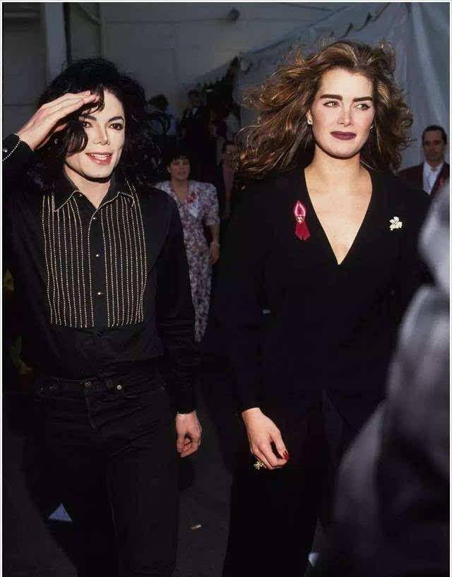 德仁天皇的梦中情人,拒绝迈克尔求婚,美貌是世界第八大奇迹_母亲_杂志