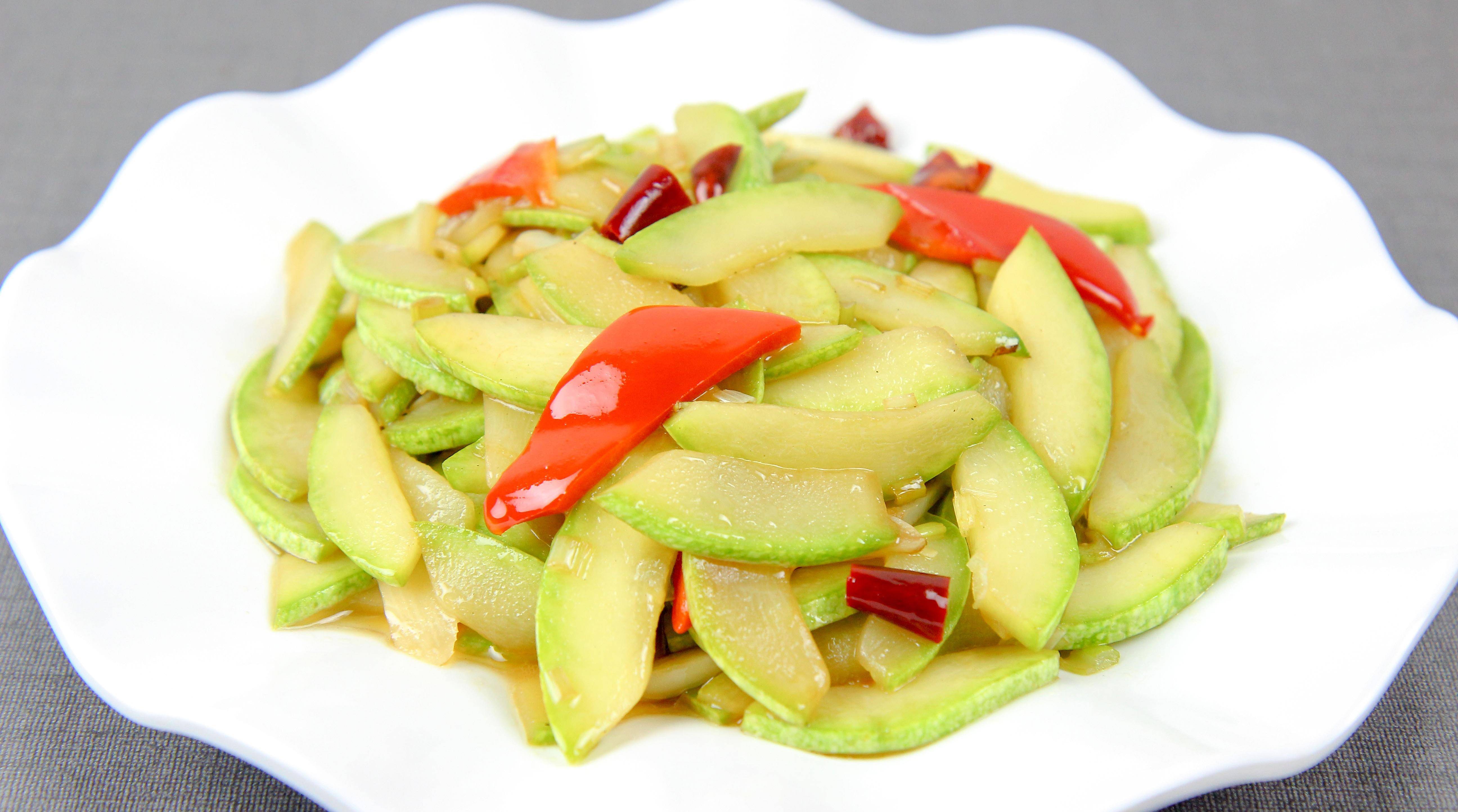 厨师长分享"酸辣西葫芦"的做法,酸酸辣辣,一碗米饭不够吃_备用_红椒