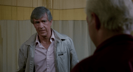 1985年出演《活死人归来》,成为无数粉丝的童年阴影.