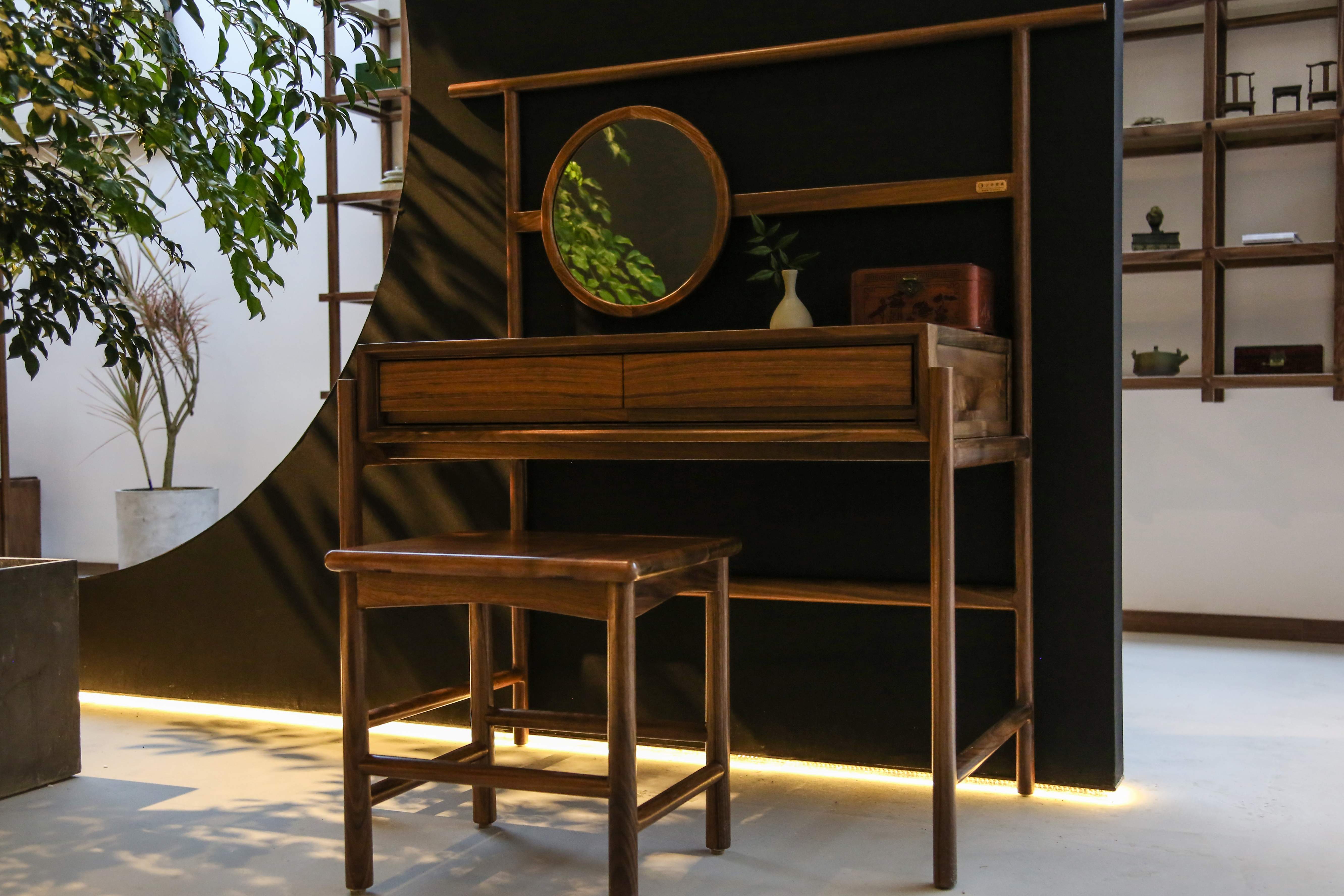 少许木作明式家具的结构装饰及用料