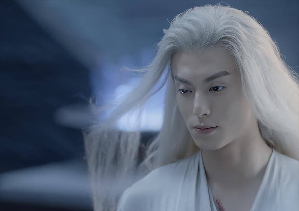 同样是王鹤棣演的"白发美男子",《苍兰诀》和《遇龙》区别咋那么大呢