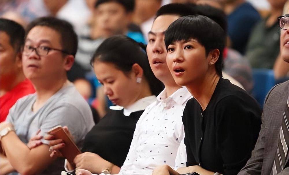 cba中职篮福建浔兴美女总经理伍佰兰疑似诚邀邱彪空降晋江_本赛季