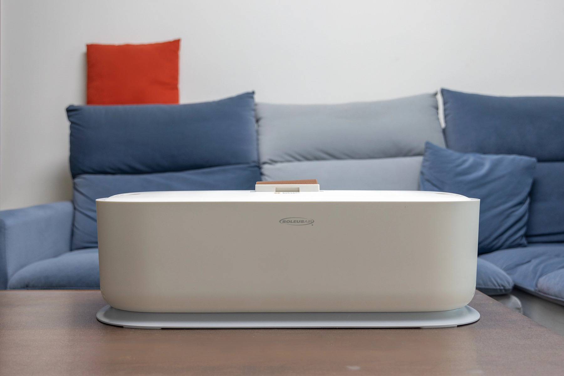 舒乐氏“全自动挂烫机”:能除皱,会烘干,家中衣物轻松护理