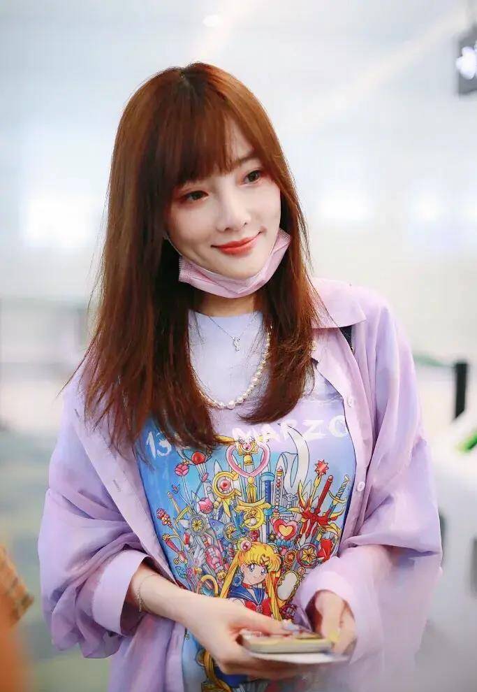 如果说李小璐没有和pgone有那档子事儿,那么她真的是非常少女女团的