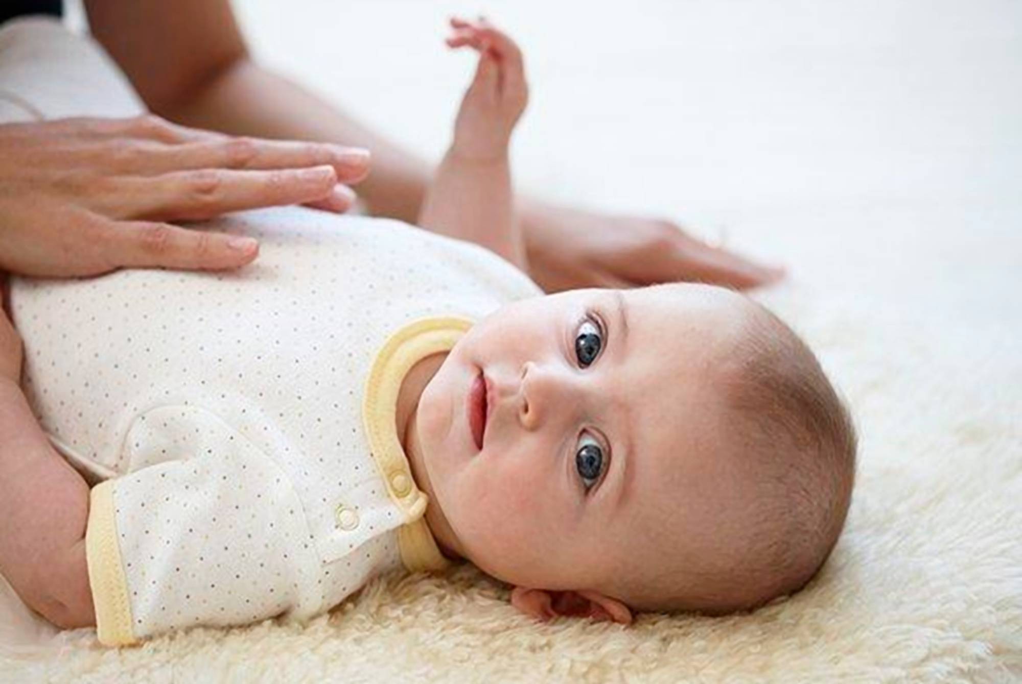 宝宝肚子摸着硬硬的正常吗？6种原因帮助家长出初步的判断