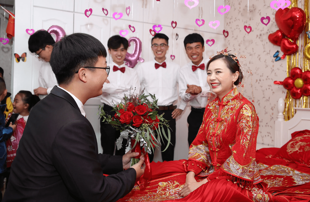 我国出现"两头婚"模式,两头婚越来越多?你接受这样的形式吗?