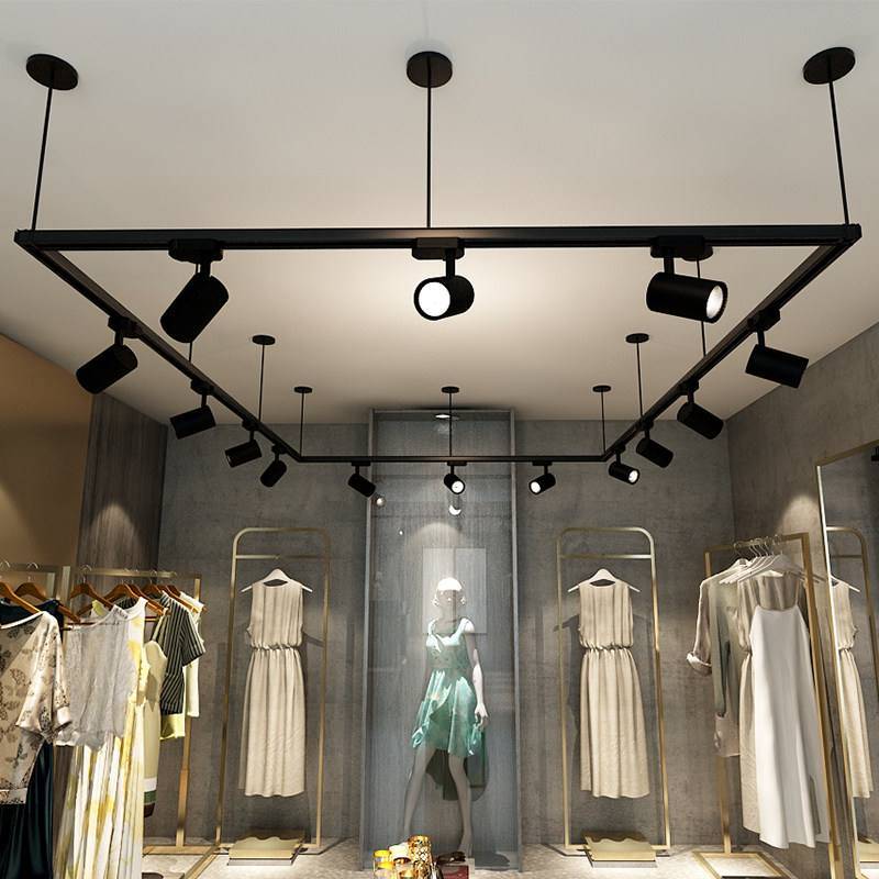 服装店装修射灯用什么光色温合适?