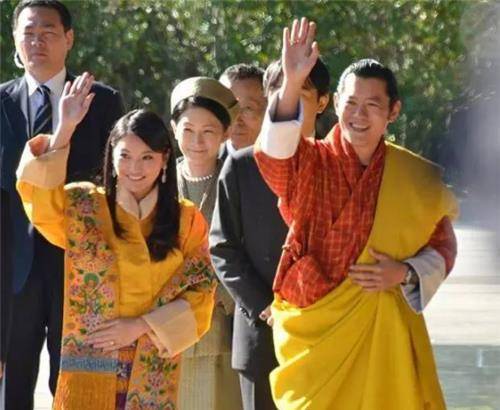 不丹王后惊艳亮相！身着和服参加夜宴，日本皇后瞬间黯然失色