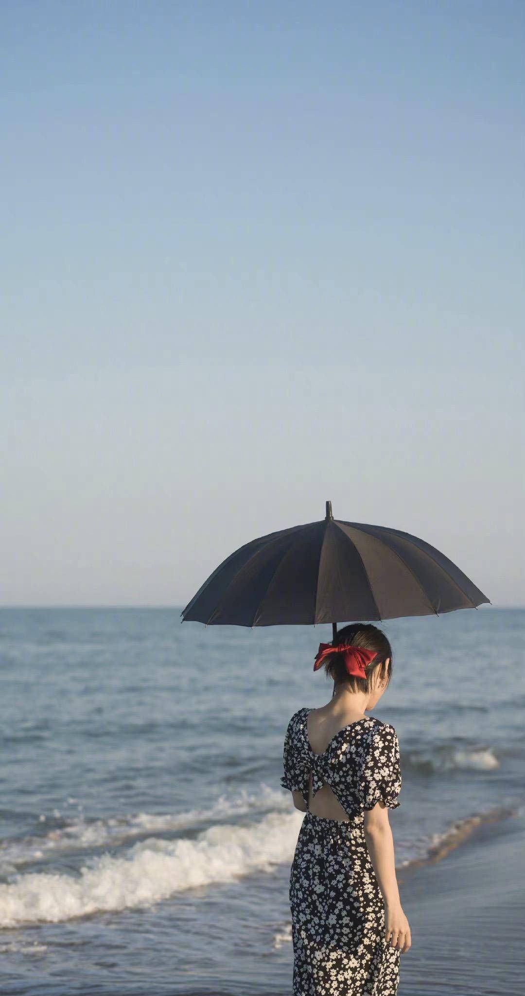 海边遮阳伞单人图片