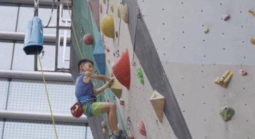 喜讯！8岁攀岩少年成功挑战中国攀，刷新国内最小年龄纪录