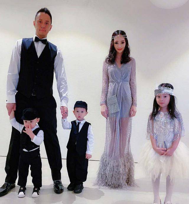 她是台第一名媛,却闪婚平凡人,5年连生3胎仍美貌依旧_关颖_朱志威_豪门
