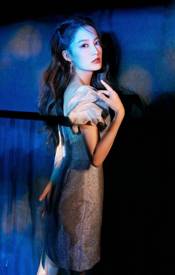 李沁光影写真大片妆容精致甜美可人_电视剧_获得了_中国