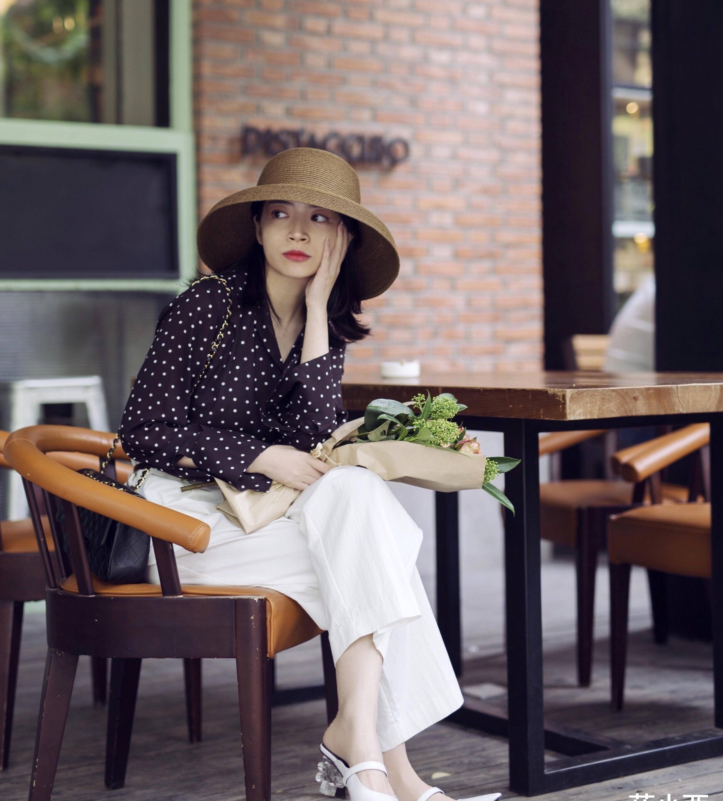 三木博主的衬衫穿搭太惊艳,每1套都能照着穿,简约高级又复古_建议