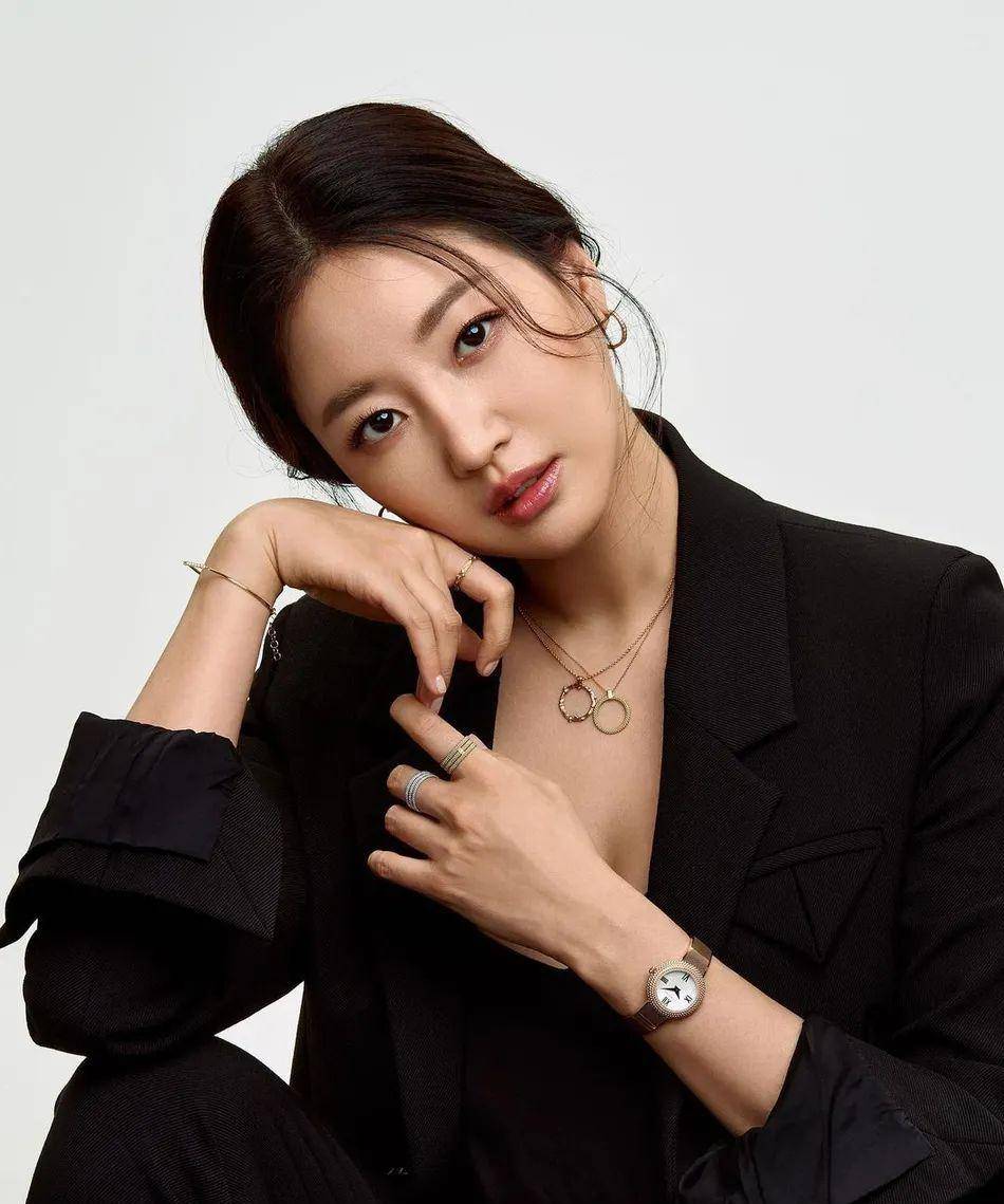 42岁韩星金莎朗娃娃脸超美!